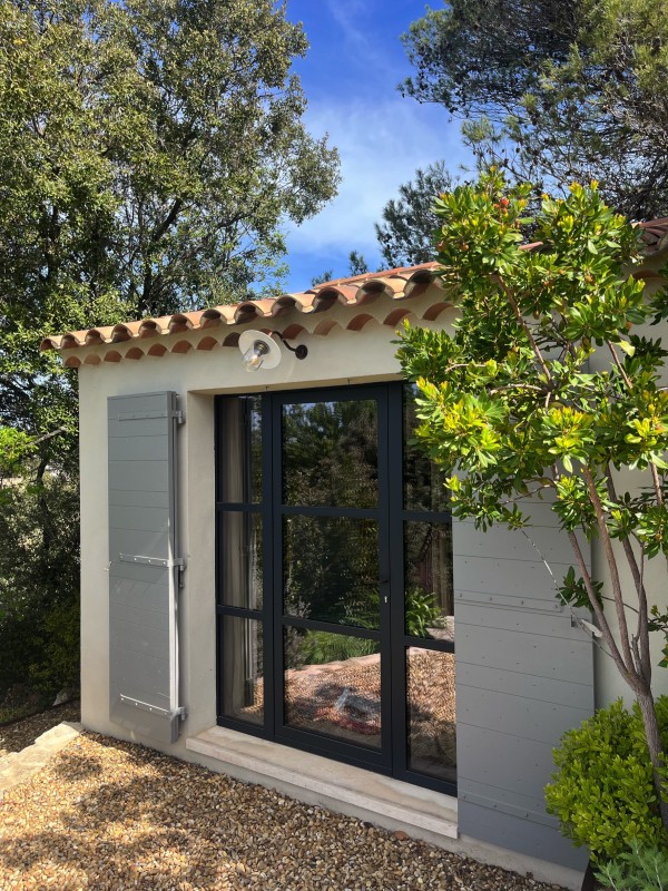 Installation de fenêtres en aluminium avec isolation thermique à La Cadière d'Azur dans le Var